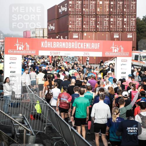 03.10.2026 - Köhlbrandbrückenlauf H.Heesch http://msf.ph/oto/10658944 03.10.2026 09:03:07 Ziel  meine-sportfotos.de