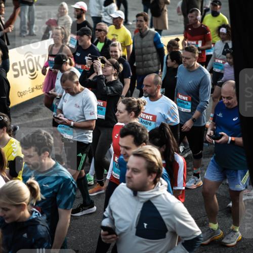 03.10.2026 - Köhlbrandbrückenlauf H.Heesch http://msf.ph/oto/10658965 03.10.2026 09:03:56 Ziel  meine-sportfotos.de