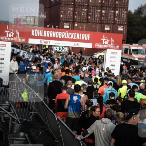 03.10.2026 - Köhlbrandbrückenlauf H.Heesch http://msf.ph/oto/10658971 03.10.2026 09:04:22 Ziel  meine-sportfotos.de