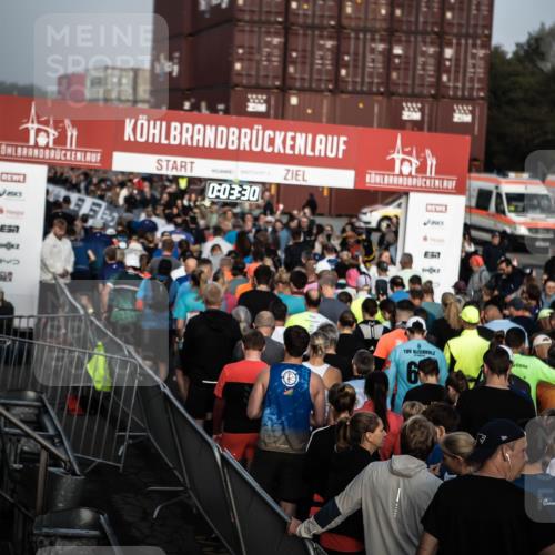 03.10.2026 - Köhlbrandbrückenlauf H.Heesch http://msf.ph/oto/10658972 03.10.2026 09:04:23 Ziel  meine-sportfotos.de