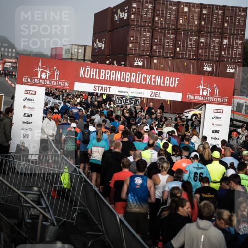 03.10.2026 - Köhlbrandbrückenlauf H.Heesch http://msf.ph/oto/10658976 03.10.2026 09:04:24 Ziel  meine-sportfotos.de