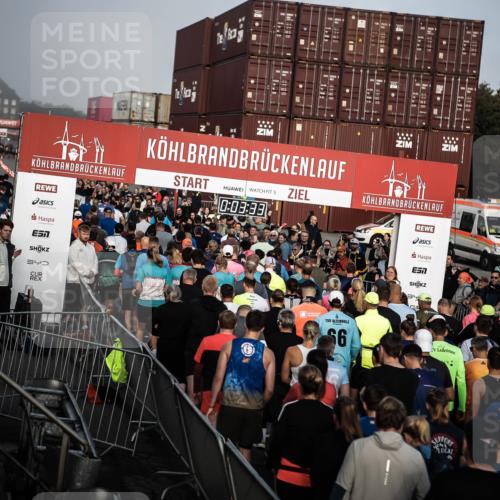 03.10.2026 - Köhlbrandbrückenlauf H.Heesch http://msf.ph/oto/10658978 03.10.2026 09:04:25 Ziel  meine-sportfotos.de