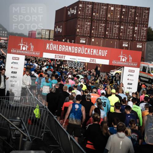 03.10.2026 - Köhlbrandbrückenlauf H.Heesch http://msf.ph/oto/10658979 03.10.2026 09:04:26 Ziel  meine-sportfotos.de