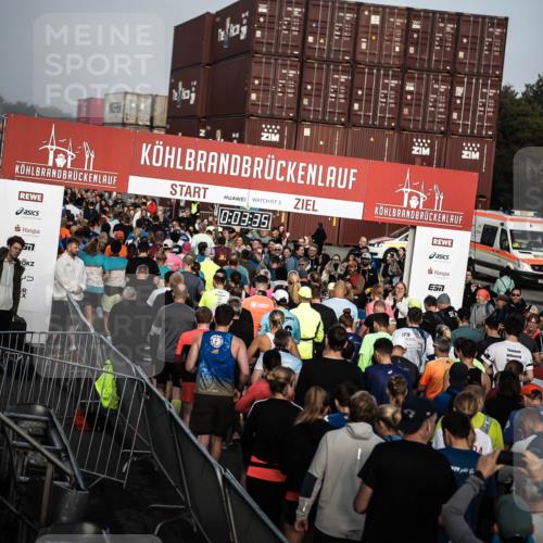 03.10.2026 - Köhlbrandbrückenlauf H.Heesch http://msf.ph/oto/10658982 03.10.2026 09:04:27 Ziel  meine-sportfotos.de