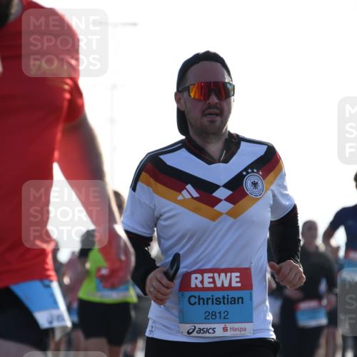 03.10.2026 - Köhlbrandbrückenlauf LenaG. http://msf.ph/oto/10658989 03.10.2026 09:33:05 Position 1 2812 meine-sportfotos.de