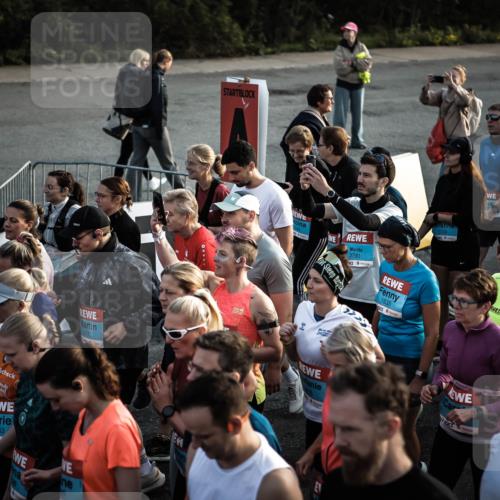 03.10.2026 - Köhlbrandbrückenlauf H.Heesch http://msf.ph/oto/10658993 03.10.2026 09:04:38 Ziel  meine-sportfotos.de