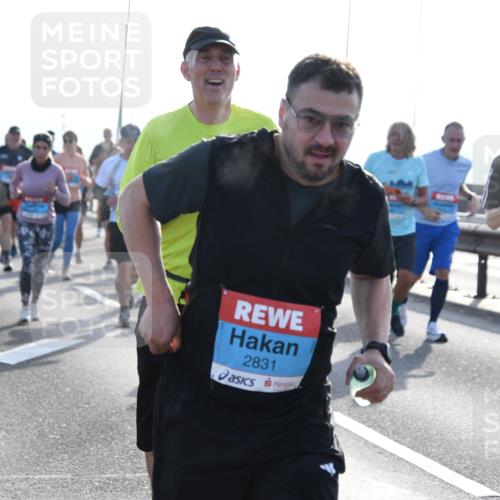 03.10.2026 - Köhlbrandbrückenlauf LenaG. http://msf.ph/oto/10659023 03.10.2026 09:33:32 Position 1 2831, 3586 meine-sportfotos.de
