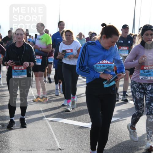 03.10.2026 - Köhlbrandbrückenlauf LenaG. http://msf.ph/oto/10659032 03.10.2026 09:33:35 Position 1 2603, 2937, 32, 2886, 1489 meine-sportfotos.de