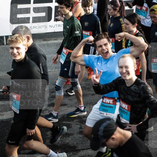 03.10.2026 - Köhlbrandbrückenlauf H.Heesch http://msf.ph/oto/10659045 03.10.2026 09:05:15 Ziel  meine-sportfotos.de