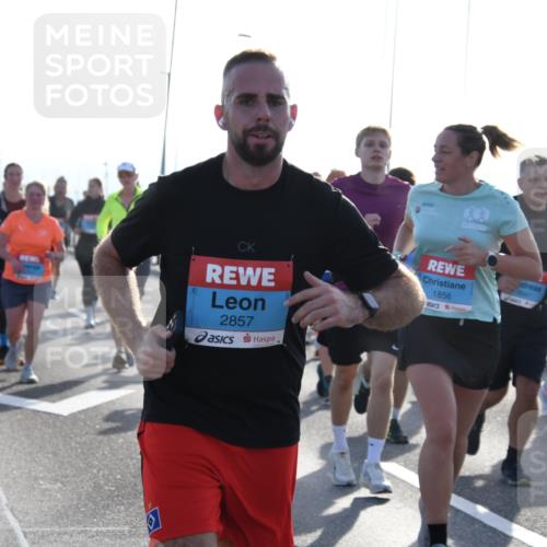 03.10.2026 - Köhlbrandbrückenlauf LenaG. http://msf.ph/oto/10659055 03.10.2026 09:33:46 Position 1 2857, 4, 1856, 3047 meine-sportfotos.de