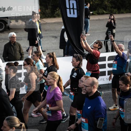 03.10.2026 - Köhlbrandbrückenlauf H.Heesch http://msf.ph/oto/10659065 03.10.2026 09:05:53 Ziel  meine-sportfotos.de