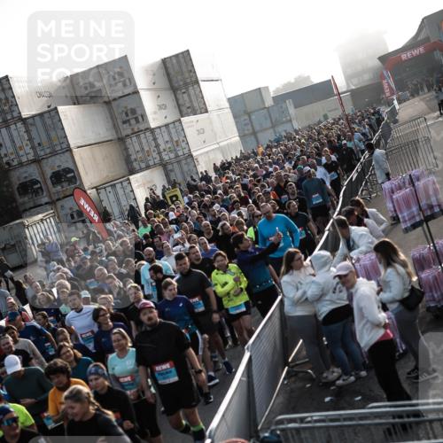 03.10.2026 - Köhlbrandbrückenlauf H.Heesch http://msf.ph/oto/10659074 03.10.2026 09:06:00 Ziel  meine-sportfotos.de