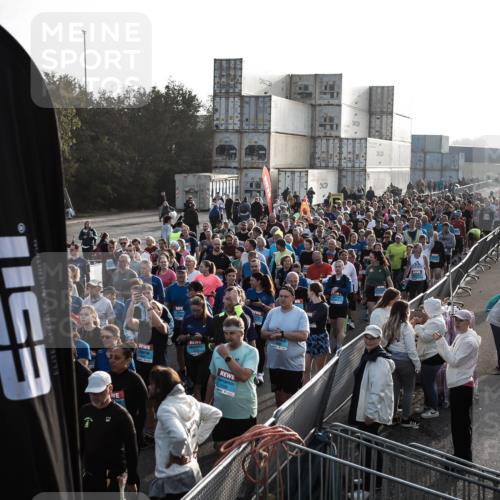 03.10.2026 - Köhlbrandbrückenlauf H.Heesch http://msf.ph/oto/10659080 03.10.2026 09:06:35 Ziel  meine-sportfotos.de