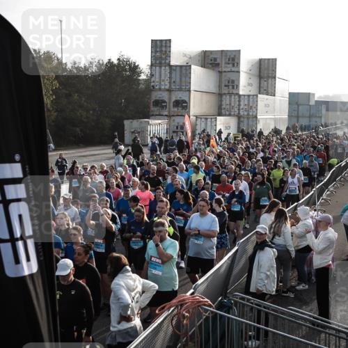 03.10.2026 - Köhlbrandbrückenlauf H.Heesch http://msf.ph/oto/10659081 03.10.2026 09:06:35 Ziel  meine-sportfotos.de