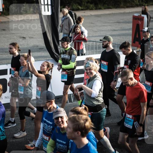 03.10.2026 - Köhlbrandbrückenlauf H.Heesch http://msf.ph/oto/10659100 03.10.2026 09:07:03 Ziel  meine-sportfotos.de