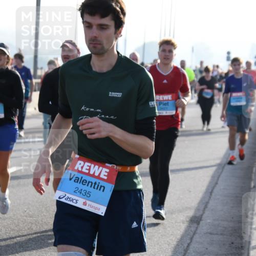 03.10.2026 - Köhlbrandbrückenlauf LenaG. http://msf.ph/oto/10659136 03.10.2026 09:35:06 Position 1 6, 3670, 42, 35, 3421, 2435 meine-sportfotos.de