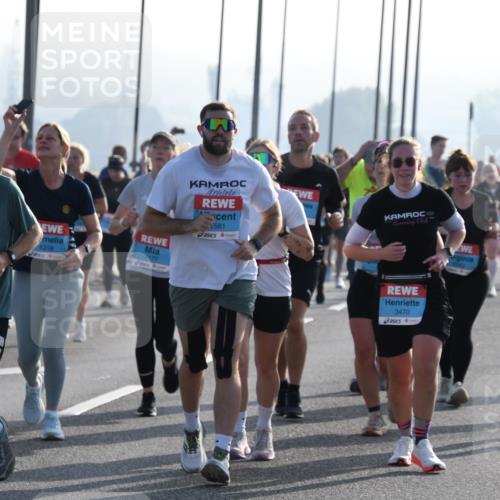 03.10.2026 - Köhlbrandbrückenlauf LenaG. http://msf.ph/oto/10659142 03.10.2026 09:35:10 Position 1 1571, 17, 1318, 1177, 581, 3470, 2364 meine-sportfotos.de