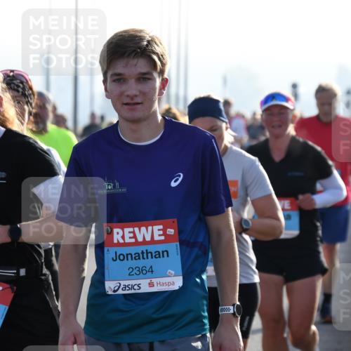 03.10.2026 - Köhlbrandbrückenlauf LenaG. http://msf.ph/oto/10659143 03.10.2026 09:35:15 Position 1 1178, 3470, 2364 meine-sportfotos.de