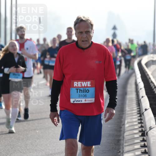 03.10.2026 - Köhlbrandbrückenlauf LenaG. http://msf.ph/oto/10659144 03.10.2026 09:35:18 Position 1 3106 meine-sportfotos.de