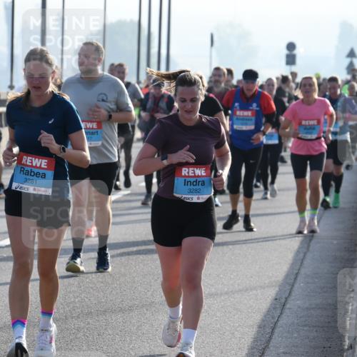 03.10.2026 - Köhlbrandbrückenlauf LenaG. http://msf.ph/oto/10659149 03.10.2026 09:35:31 Position 1 3281, 17, 3282 meine-sportfotos.de