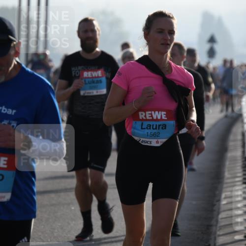 03.10.2026 - Köhlbrandbrückenlauf LenaG. http://msf.ph/oto/10659166 03.10.2026 09:36:13 Position 1 1015, 5797, 1562 meine-sportfotos.de