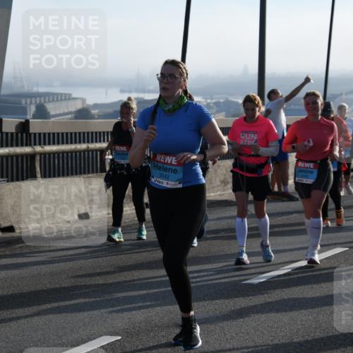 03.10.2026 - Köhlbrandbrückenlauf LenaG. http://msf.ph/oto/10659184 03.10.2026 09:36:50 Position 1 3042, 3570 meine-sportfotos.de