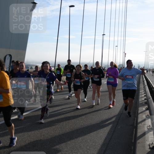 03.10.2026 - Köhlbrandbrückenlauf LenaG. http://msf.ph/oto/10659199 03.10.2026 09:37:34 Position 1  meine-sportfotos.de