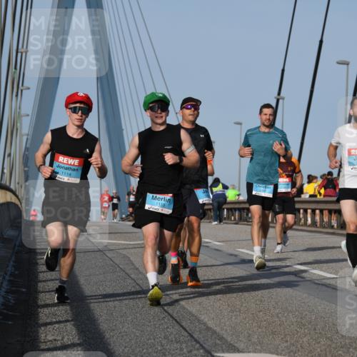 03.10.2026 - Köhlbrandbrückenlauf LenaG. http://msf.ph/oto/10659895 03.10.2026 09:38:30 Position 2 1114, 1115, 2190, 2347 meine-sportfotos.de