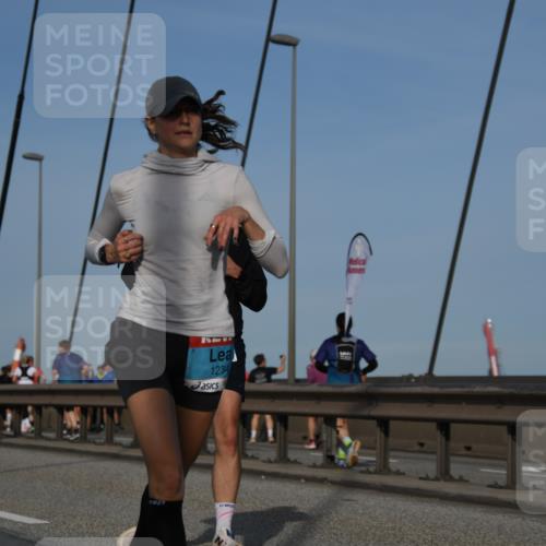03.10.2026 - Köhlbrandbrückenlauf LenaG. http://msf.ph/oto/10659960 03.10.2026 09:39:22 Position 2 1234 meine-sportfotos.de