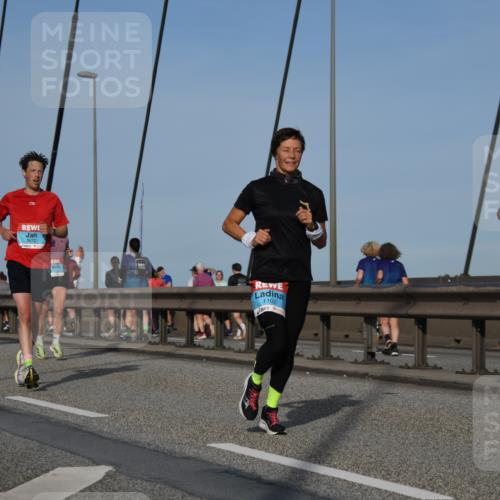 03.10.2026 - Köhlbrandbrückenlauf LenaG. http://msf.ph/oto/10659987 03.10.2026 09:39:26 Position 2 2670, 1102, 1506 meine-sportfotos.de