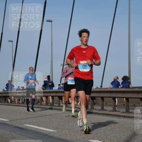 03.10.2026 - Köhlbrandbrückenlauf LenaG. http://msf.ph/oto/10660002 03.10.2026 09:39:28 Position 2 2211, 2670 meine-sportfotos.de