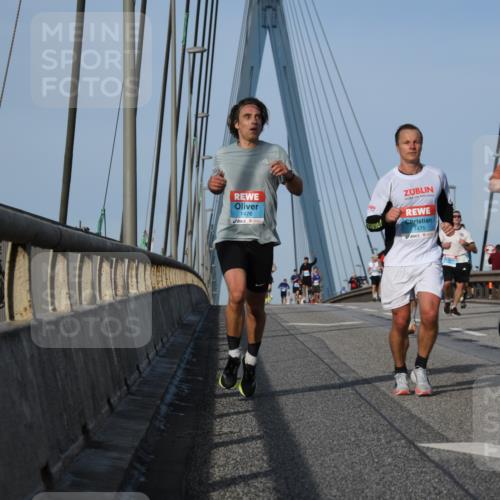 03.10.2026 - Köhlbrandbrückenlauf LenaG. http://msf.ph/oto/10660015 03.10.2026 09:39:38 Position 2 1476, 1475, 1008 meine-sportfotos.de