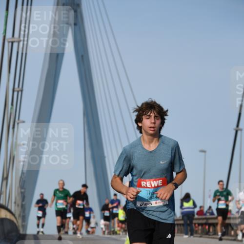 03.10.2026 - Köhlbrandbrückenlauf LenaG. http://msf.ph/oto/10660068 03.10.2026 09:39:48 Position 2 3844 meine-sportfotos.de