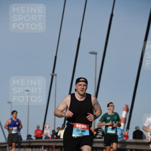03.10.2026 - Köhlbrandbrückenlauf LenaG. http://msf.ph/oto/10660081 03.10.2026 09:39:53 Position 2 1253 meine-sportfotos.de