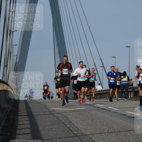 03.10.2026 - Köhlbrandbrückenlauf LenaG. http://msf.ph/oto/10660152 03.10.2026 09:40:16 Position 2  meine-sportfotos.de