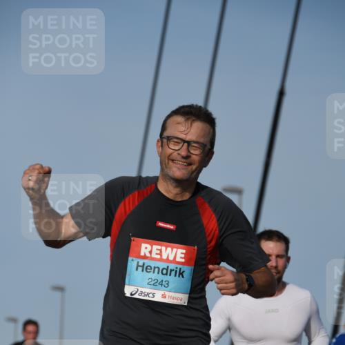 03.10.2026 - Köhlbrandbrückenlauf LenaG. http://msf.ph/oto/10660173 03.10.2026 09:40:23 Position 2 2243, 3861 meine-sportfotos.de
