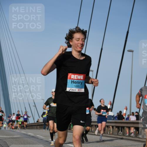 03.10.2026 - Köhlbrandbrückenlauf LenaG. http://msf.ph/oto/10660195 03.10.2026 09:40:27 Position 2 1695 meine-sportfotos.de