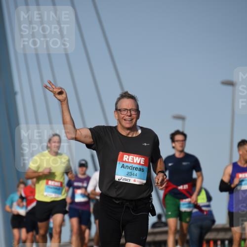 03.10.2026 - Köhlbrandbrückenlauf LenaG. http://msf.ph/oto/10660236 03.10.2026 09:40:34 Position 2 2344 meine-sportfotos.de