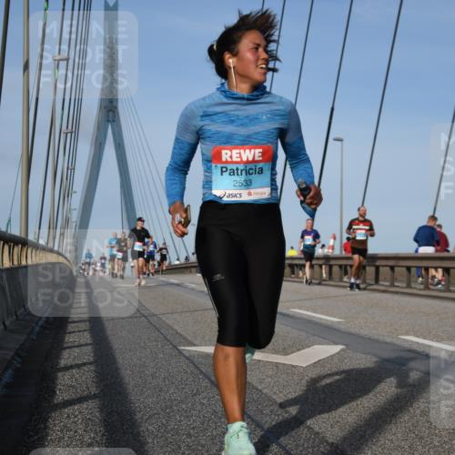 03.10.2026 - Köhlbrandbrückenlauf LenaG. http://msf.ph/oto/10660358 03.10.2026 09:40:55 Position 2 2533 meine-sportfotos.de