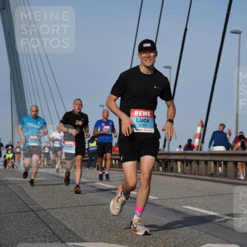 03.10.2026 - Köhlbrandbrückenlauf LenaG. http://msf.ph/oto/10660383 03.10.2026 09:41:01 Position 2 3185 meine-sportfotos.de