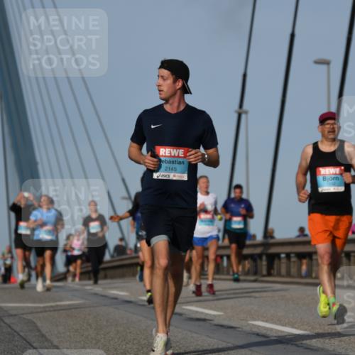 03.10.2026 - Köhlbrandbrückenlauf LenaG. http://msf.ph/oto/10660418 03.10.2026 09:41:19 Position 2 2145 meine-sportfotos.de