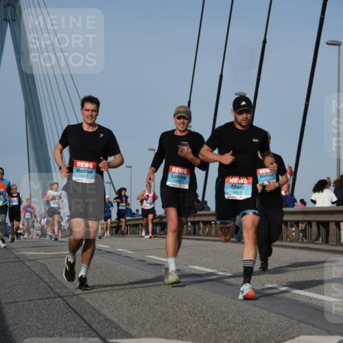 03.10.2026 - Köhlbrandbrückenlauf LenaG. http://msf.ph/oto/10660471 03.10.2026 09:41:28 Position 2 1609, 1608, 2970 meine-sportfotos.de
