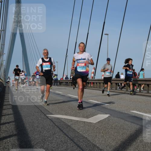 03.10.2026 - Köhlbrandbrückenlauf LenaG. http://msf.ph/oto/10660488 03.10.2026 09:41:38 Position 2 10, 3 meine-sportfotos.de