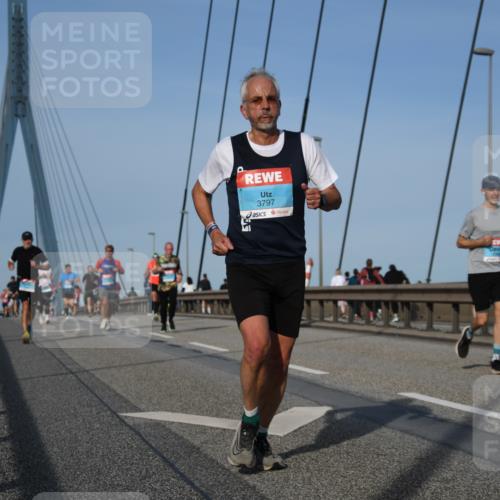 03.10.2026 - Köhlbrandbrückenlauf LenaG. http://msf.ph/oto/10660496 03.10.2026 09:41:40 Position 2 3797 meine-sportfotos.de