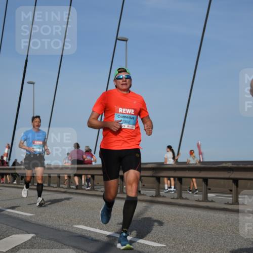 03.10.2026 - Köhlbrandbrückenlauf LenaG. http://msf.ph/oto/10660578 03.10.2026 09:41:48 Position 2 2302 meine-sportfotos.de