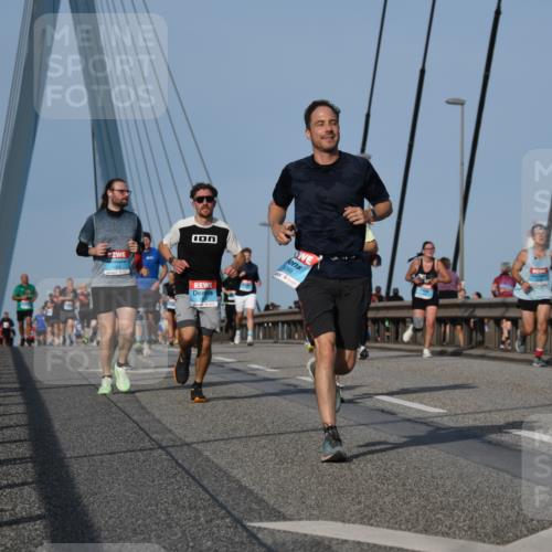 03.10.2026 - Köhlbrandbrückenlauf LenaG. http://msf.ph/oto/10660621 03.10.2026 09:41:59 Position 2 3089 meine-sportfotos.de