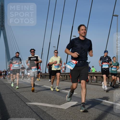 03.10.2026 - Köhlbrandbrückenlauf LenaG. http://msf.ph/oto/10660642 03.10.2026 09:42:01 Position 2 3089 meine-sportfotos.de