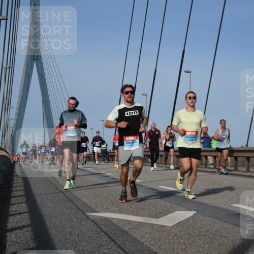 03.10.2026 - Köhlbrandbrückenlauf LenaG. http://msf.ph/oto/10660652 03.10.2026 09:42:02 Position 2 2259 meine-sportfotos.de