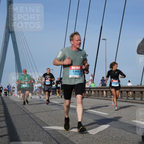 03.10.2026 - Köhlbrandbrückenlauf LenaG. http://msf.ph/oto/10660679 03.10.2026 09:42:13 Position 2 2617, 1730 meine-sportfotos.de