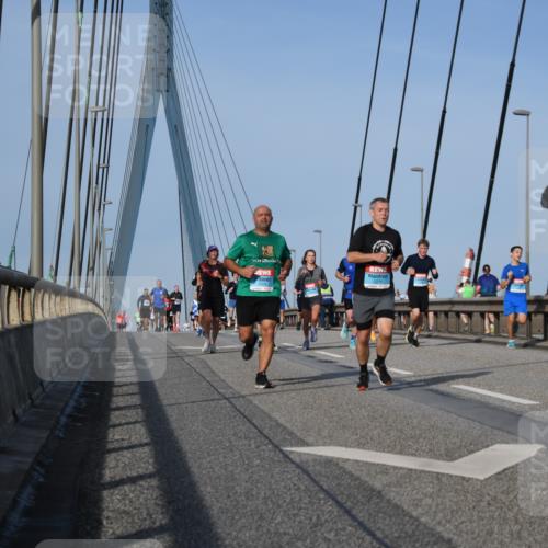 03.10.2026 - Köhlbrandbrückenlauf LenaG. http://msf.ph/oto/10660687 03.10.2026 09:42:15 Position 2 1604, 2288 meine-sportfotos.de